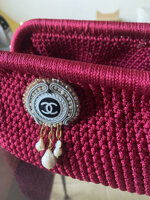 356borsa-artigianale-handmade-con-spilla-staccabile-e-perle-barocche-fatta-alluncinetto-con-catenella-perle-sintetiche