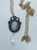 472collana-in-acciaio-con-ciondolo-cammeo-sardonico-di-torre-del-greco-inciso-a-mano-lavorato-a-soutache