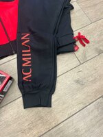 ac-milan-tuta-completa-con-zip-nero-e-rosso-taglie-m-a-xxl