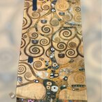 sciarpa-donna-stola-con-quadri-dautore-in-lana-e-cashmere-confezione-regalo-eleganza-e-stile-perfetto-per-ogni-outfit