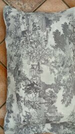 completo-letto-antiche-sartorie-toil-de-jouy-in-percalle-200-fili-al-cm-100-cotone-misura-matrimoniale-maxi-sopra-270x300-lenzuola-sotto-180x200-cm-angolo-30cm-con-2-federe-a-3-volani