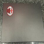 set-sciarpa-e-cappello-milan-in-un-elegante-box-regalo