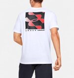 t-shirt-under-armour-reflection