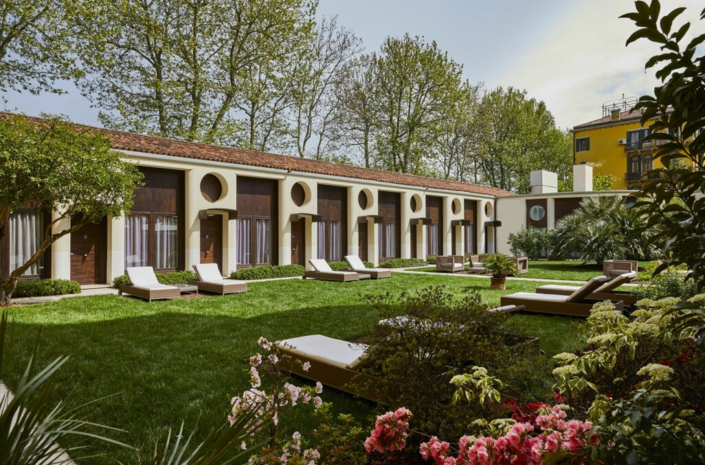 hotelindigovenicesantelena-giardinointerno hotelindigovenicesantelena-giardinointerno