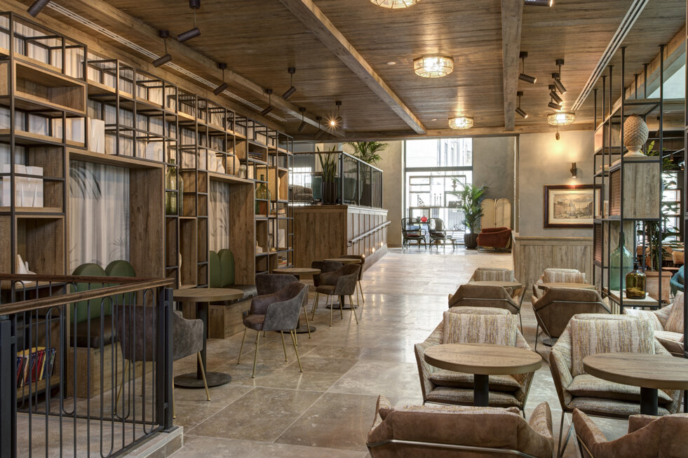 doubletree_rome_monti_lobby_2.jpeg