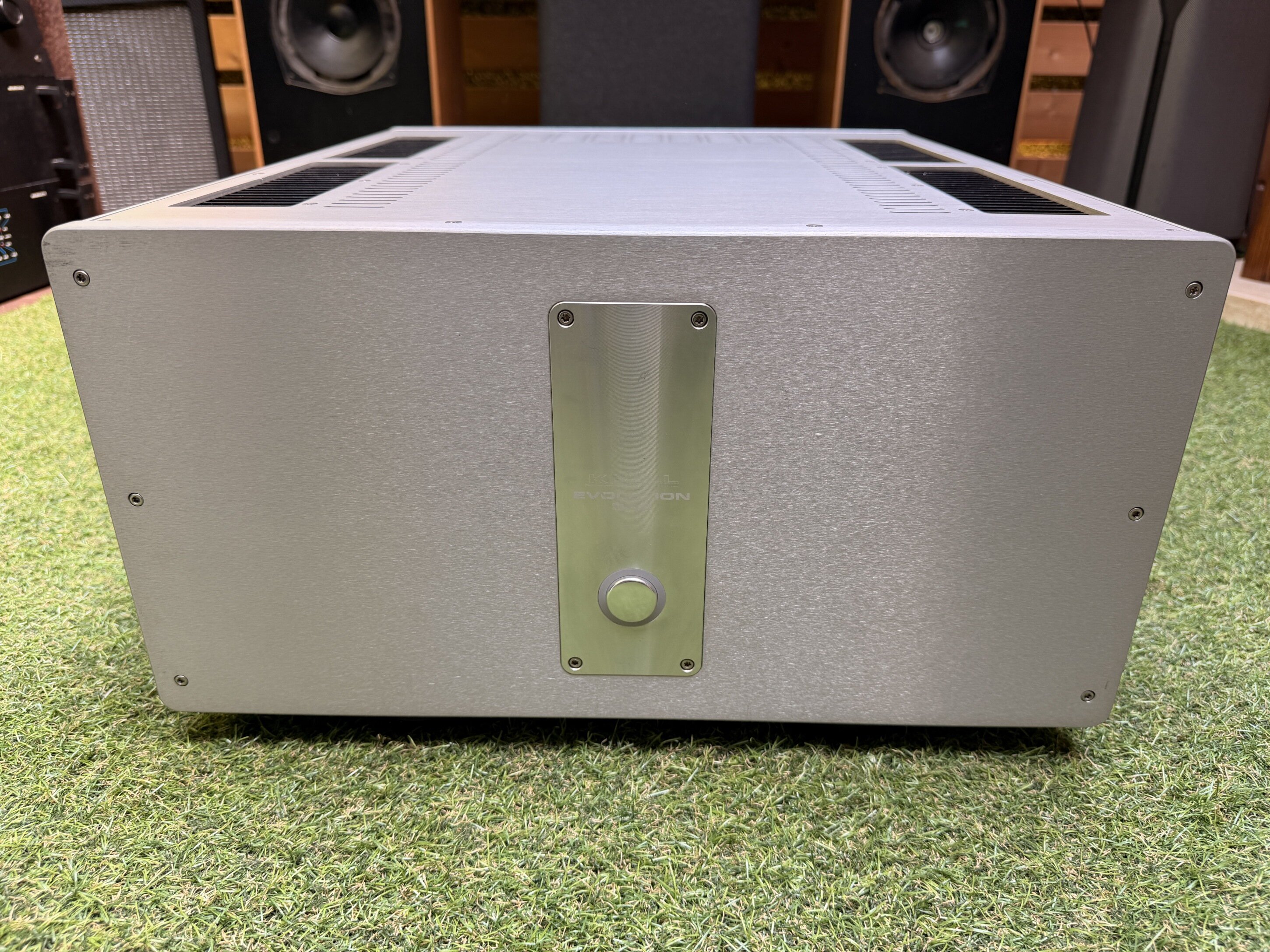 USATO: KRELL Evolution 302 USATO: KRELL Evolution 302