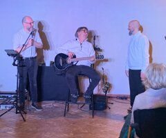 la%20band%20blu%20fronte%20copia.jpeg la%20band%20blu%20fronte%20copia.jpeg