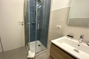 Bagno privato con doccia nella Stanza Mirto a Cagliari