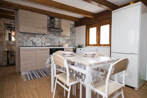 JTdCJTIyaXQlMjIlM0ElMjJTb2dnaW9ybm8lMjBlJTIwY3VjaW5hJTIwb3BlbiUyMHNwYWNlJTIwZGVsbCVFMiU4MCU5OUF0dGljbyUyMFBlcmxhJTIwTWFyaW5hJTIwYSUyME1vcmdoZWxsYSUyMFBhY2hpbm8lMkMlMjBjb24lMjB0cmF2aSUyMGluJTIwbGVnbm8lMjBlJTIwdGF2b2xvJTIwZGElMjBwcmFuem8lMjIlN0Q=