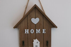 JTdCJTIyaXQlMjIlM0ElMjJEZXR0YWdsaW8lMjBkZWNvcmF6aW9uZSUyMEhvbWUlMjBhbGwlRTIlODAlOTlpbnRlcm5vJTIwZGVsbCVFMiU4MCU5OUFwcGFydGFtZW50byUyMFNvbGUlMjBhJTIwUG9ydG9wYWxvJTIyJTdE