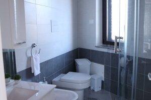 Bagno completo e luminoso in Appartamento Sole Portopalo