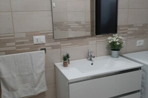 JTdCJTIyaXQlMjIlM0ElMjJNb2JpbGUlMjBsYXZhYm8lMjBtb2Rlcm5vJTIwbmVsJTIwYmFnbm8lMjBkZWxsJUUyJTgwJTk5QXBwYXJ0YW1lbnRvJTIwTWFyZSUyMGElMjBQb3J0b3BhbG8lMjBkaSUyMENhcG8lMjBQYXNzZXJvJTIyJTdE