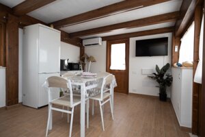 JTdCJTIyaXQlMjIlM0ElMjJab25hJTIwcHJhbnpvJTIwZGVsbCVFMiU4MCU5OUF0dGljbyUyMFBlcmxhJTIwTWFyaW5hJTIwYSUyMENvbnRyYWRhJTIwTW9yZ2hlbGxhJTJDJTIwUGFjaGlubyUyQyUyMGNvbiUyMGN1Y2luYSUyMGF0dHJlenphdGElMjBlJTIwdHJhdmklMjBpbiUyMGxlZ25vJTIyJTdE