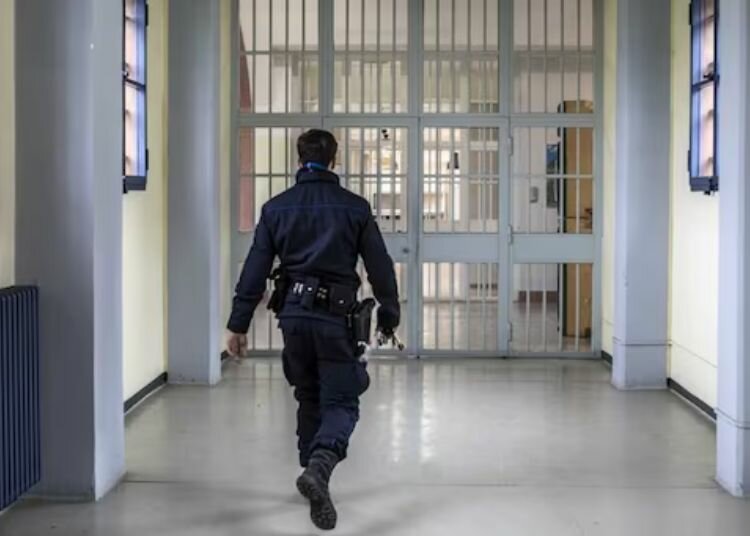 Carcere di Ferrara: archiviata l'inchiesta sui cinque agenti. Lovison: 