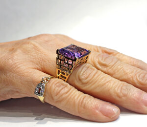 anello%20ametista%20mondrian2.jpeg