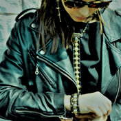 Gioielli in zama, bronzo e ottone brunito con pietre dure naturali