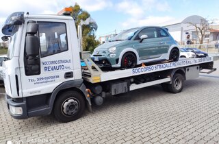soccorso di una piccola utilitaria