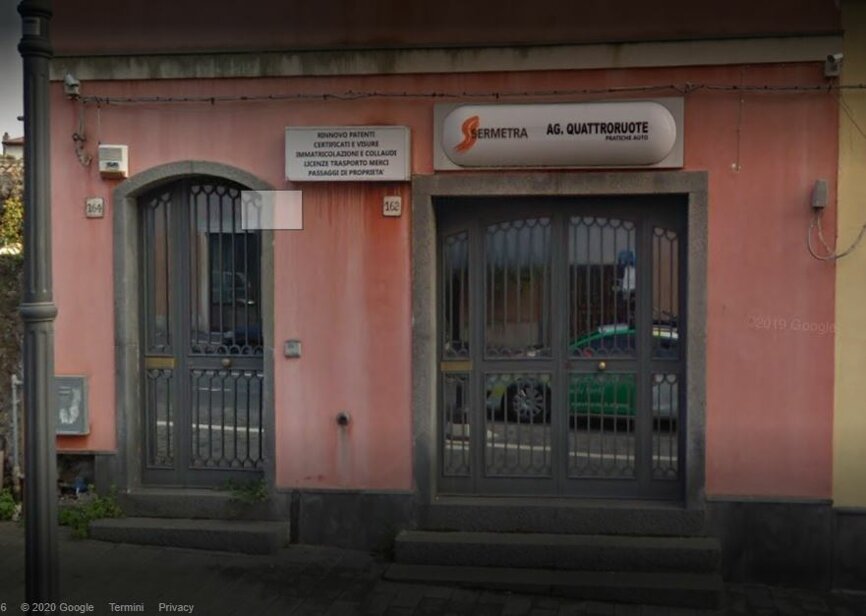 Entrata agenzia quattroruote Belpasso