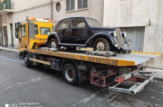 soccorso stradale di un'auto d'epoca