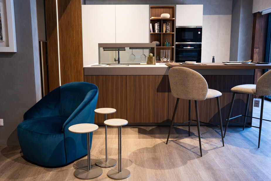 Forme D'Arredo Showroom d'Arredamento dal 1972. Opera nel territorio Siciliano Precisamente Ad Adrano In provincia di Catania. Concessionario Esclusivo di brand prestigiosi come: Scavolini ErnestoMeda Binova presotto cattelan twils tomasella