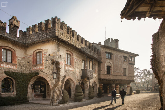 grazzano-visconti-casa-con-merletti.jpeg