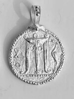 tripode-di-kroton-ciondolo-romeo-cb920