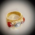anello-oro-vip-con-ambre-e-moneta-argento-romeo-crotone-mod-au746