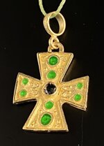 yellow-gold-cross-750-with-blue-sapphire-and-green-romeo-crotone-mod-3563-cb12563