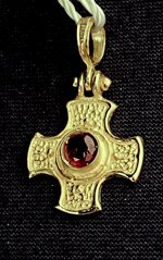 yellow-gold-cross-750-with-ruby-romeo-crotone-mod-3445-cb12973