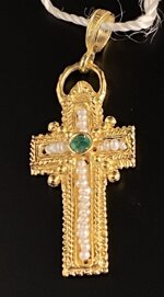 gold-pendant-750-with-natural-seed-pearls-and-emerald-romeo-crotone-mod-1432