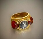 anello-oro-vip-con-ambre-e-moneta-argento-romeo-crotone-mod-au746