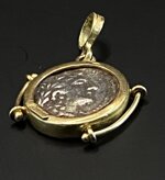 pendant-with-reproduction-of-the-coin-of-petelia-18-kt-gold-750-and-925-silver-romeo-mod-3591