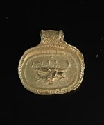 gold-pendant-750-with-dolphin-shaped-ship-romeo-crotone-mod-1202