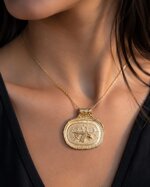 gold-pendant-750-with-dolphin-shaped-ship-romeo-crotone-mod-1202