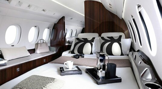 03.falcon8x_cabin_desktop-1536x845.jpeg