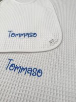 bavaglino-e-asciugamano-bianco-a-nido-dape