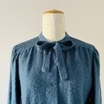 completo-camicia-e-gonna-boucle-carta-zucchero
