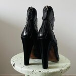 scarpe-con-tacco-alaia