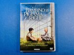 il-bambino-con-il-pigiama-a-righe
