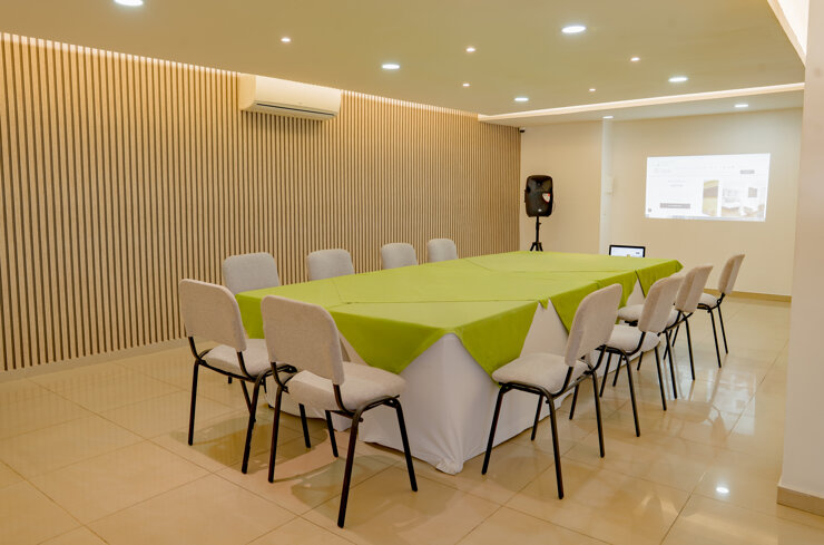 salón-versalles-vacío-1.jpeg salón-versalles-vacío-1.jpeg