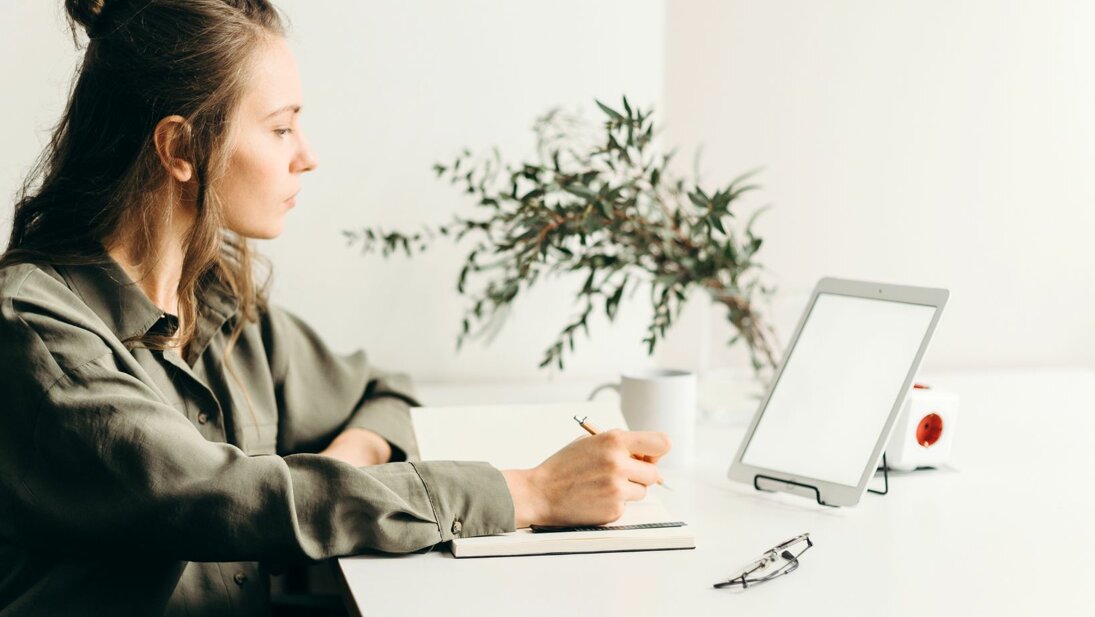 Logos Engineering Internet Provider e Registrar Logos Engineering Internet Provider e Registrar