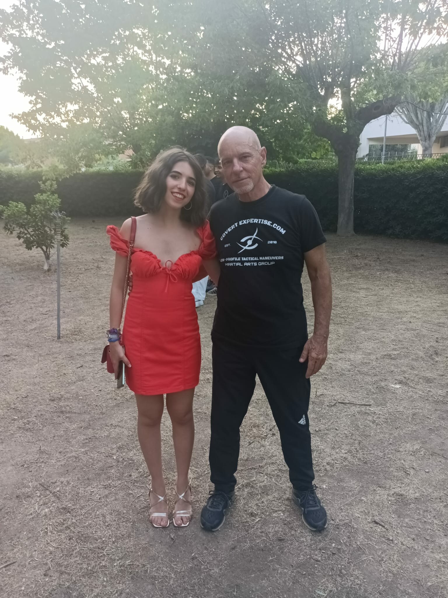 il-generale-quattrini-con-la-maestra-e-interprete-dottoressa-francesca-cavallo.jpeg