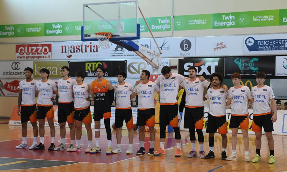 Catanzaro fa suo il derby, Redel cede ma conferma il secondo posto