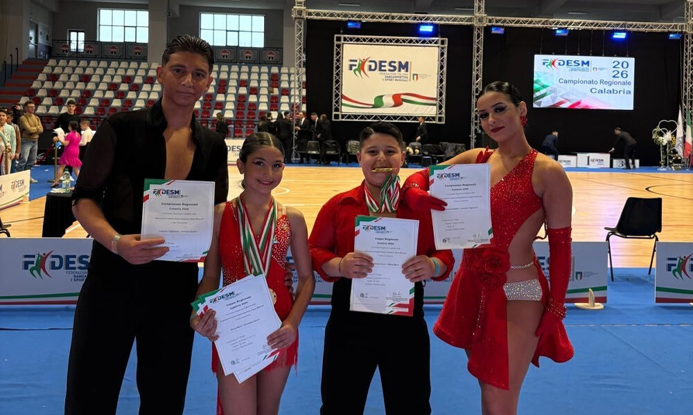 Danza e passione infiammano il Palasport di Cosenza