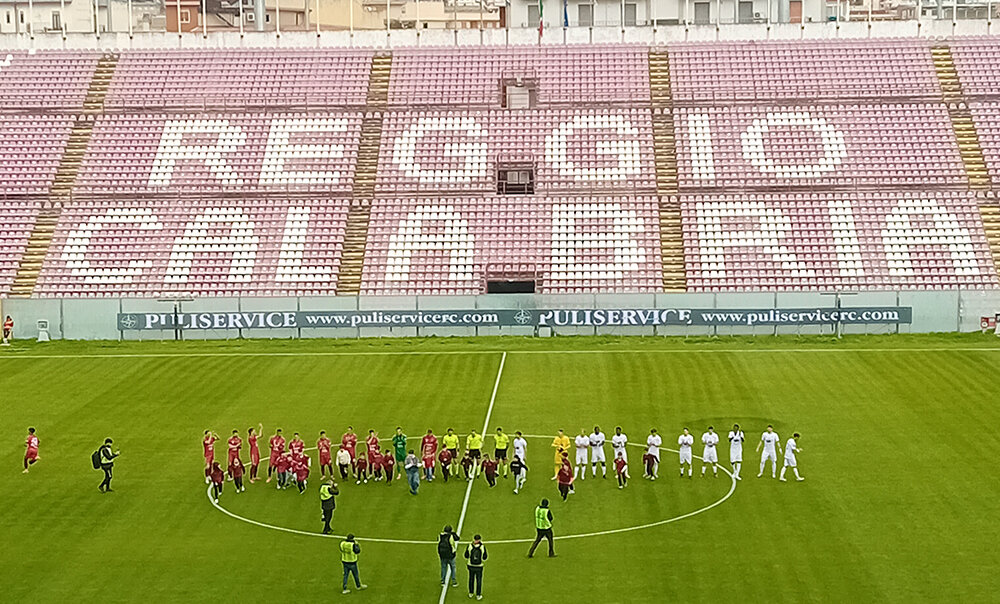 Disastro totale per una Reggina alla deriva: l&rsquo;Acireale passa 0-1 al Granillo