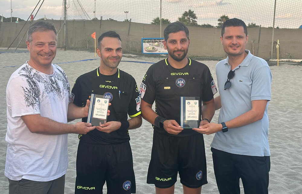 premiazione-arbitri-finale-1°-posto.jpeg