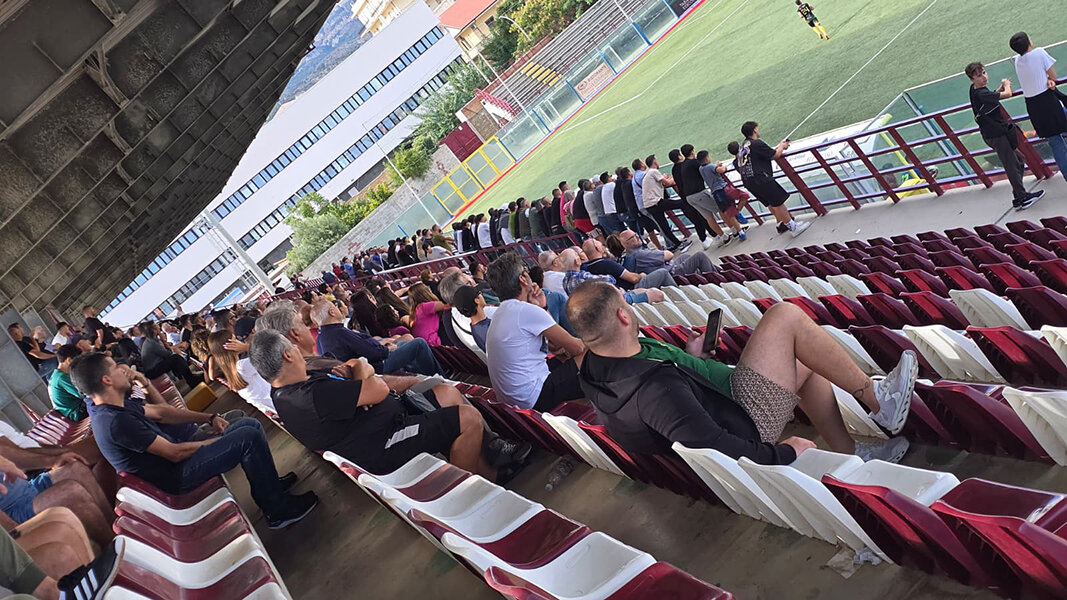 foto-squadra-pubblico.jpeg