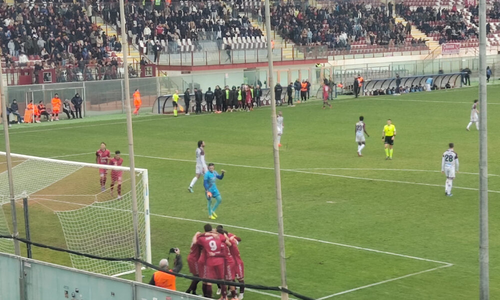 Reggina senza ostacoli: 3-0 a una Vibonese fragile e confusa