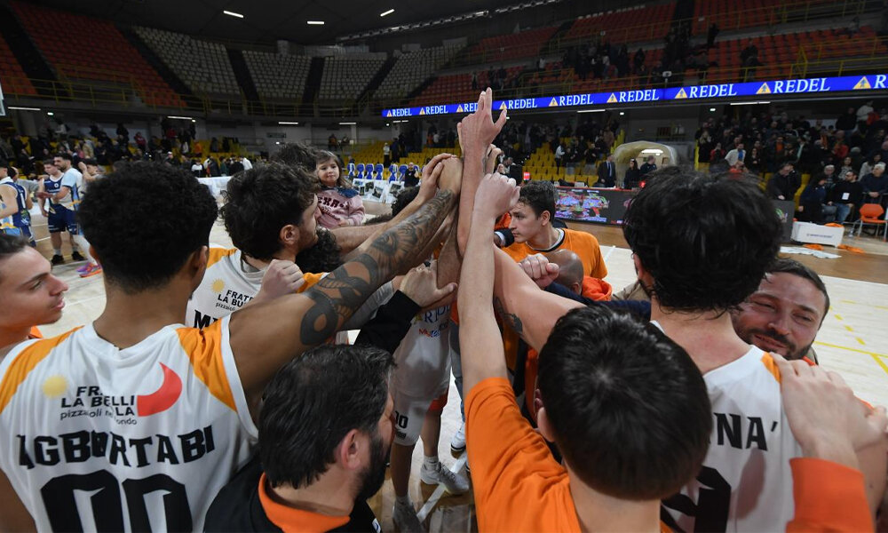 Redel Viola supera Dinamo Brindisi ed &egrave; seconda in solitaria