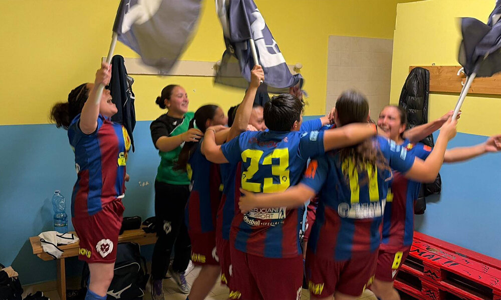 crazy-lions-femminile_2.jpeg crazy-lions-femminile_2.jpeg